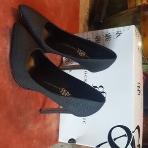 Rock & Republic Arabella Black Pumps